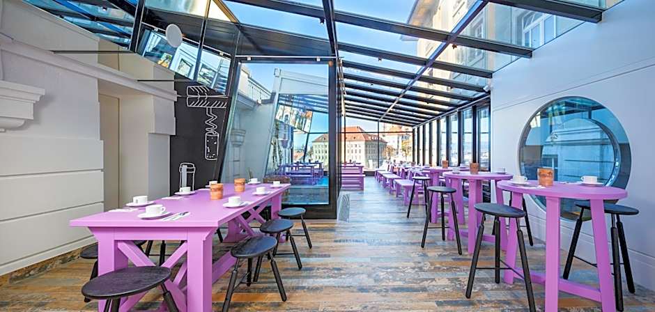 Swiss Wine Hotel & Bar By Fassbind