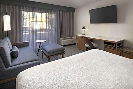King Room - Hearing Accessible
