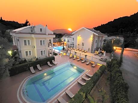 Sea Breeze Hotel and Apartments