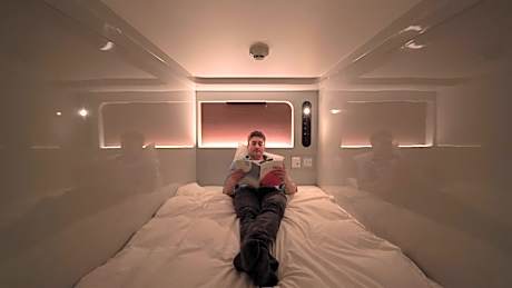 Standard Capsule Room - Female Only
