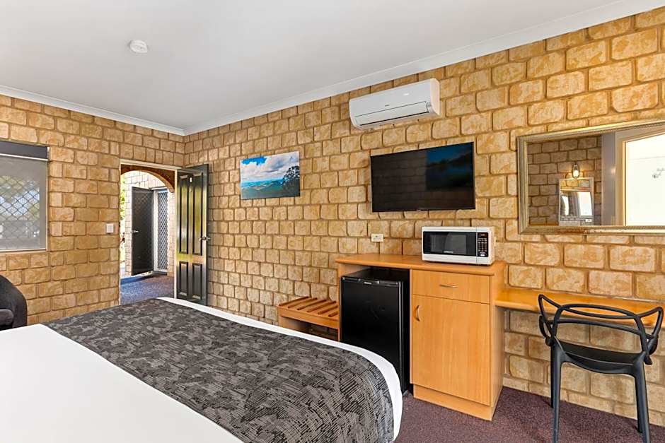 Great Divide Motor Inn