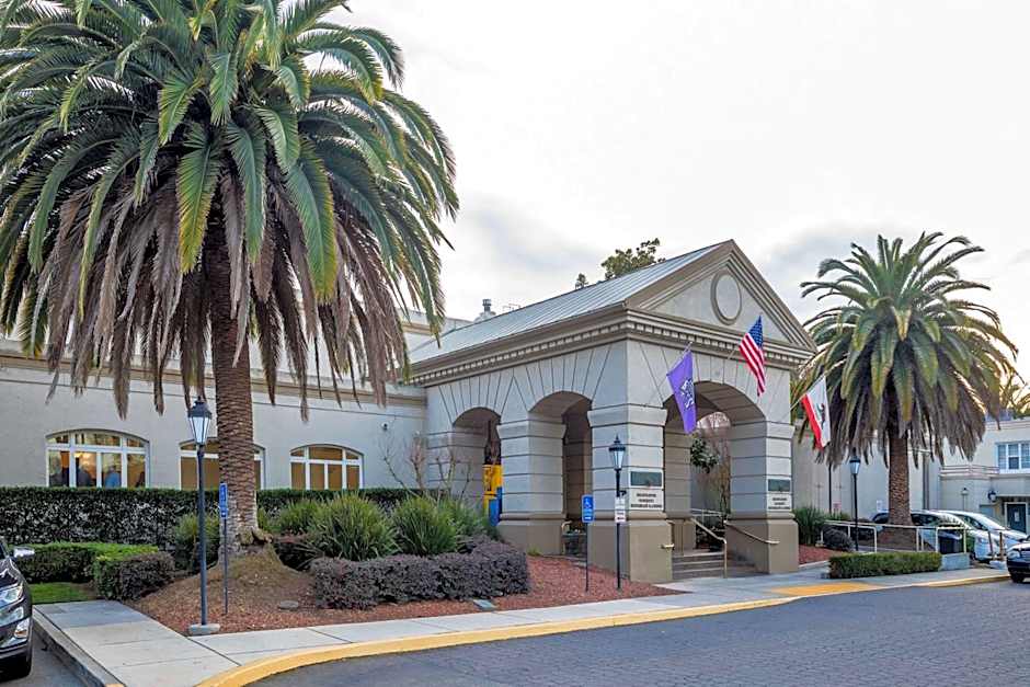 Lions Gate Hotel