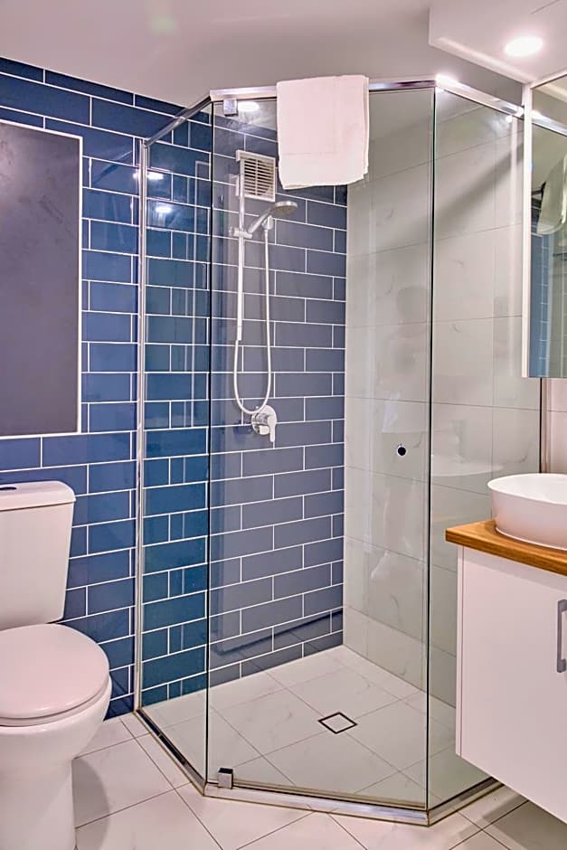 River Plaza Apartments