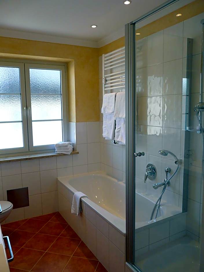 Hotel Roter Hahn - Bed & Breakfast