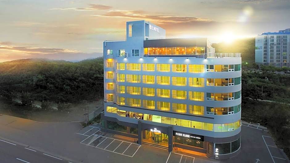 EL Hotel