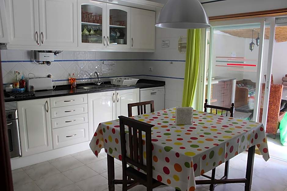 Ericeira Chill Hill Hostel & Private Rooms