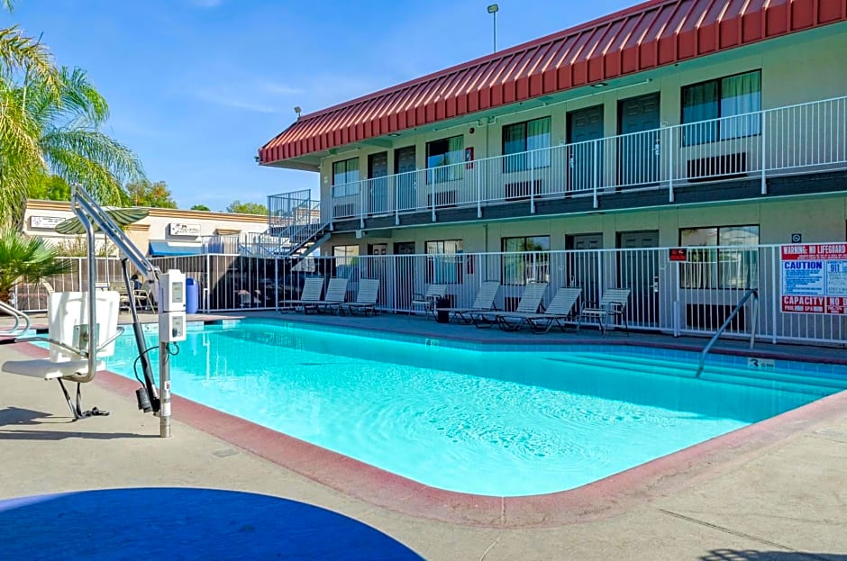 Motel 6-Fresno, CA - Yosemite Hwy