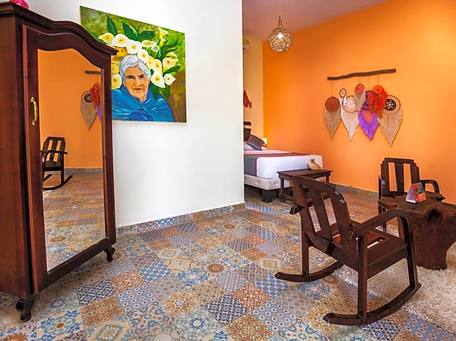 Casa Aluxes Hotel