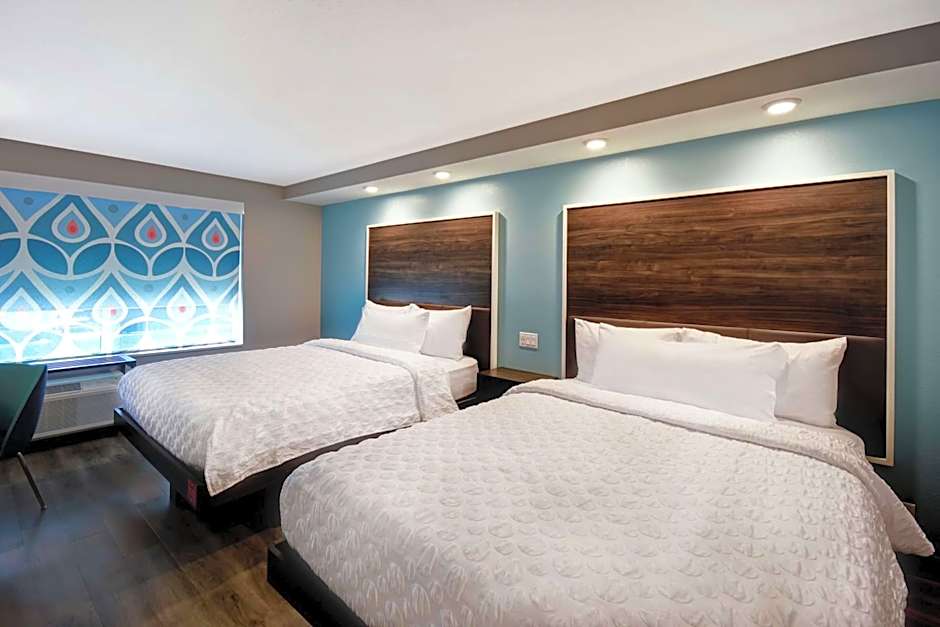 Photo 1 of 4 of 2 Queen Beds, Hearing Accessible