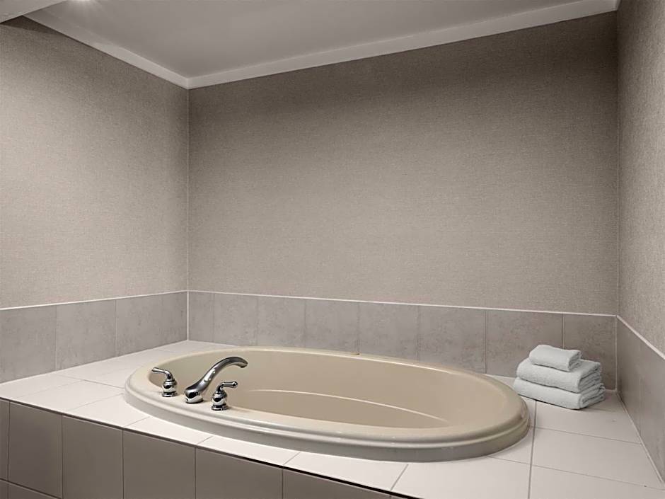 Anchor Inn & Suites, BW Signature Collection