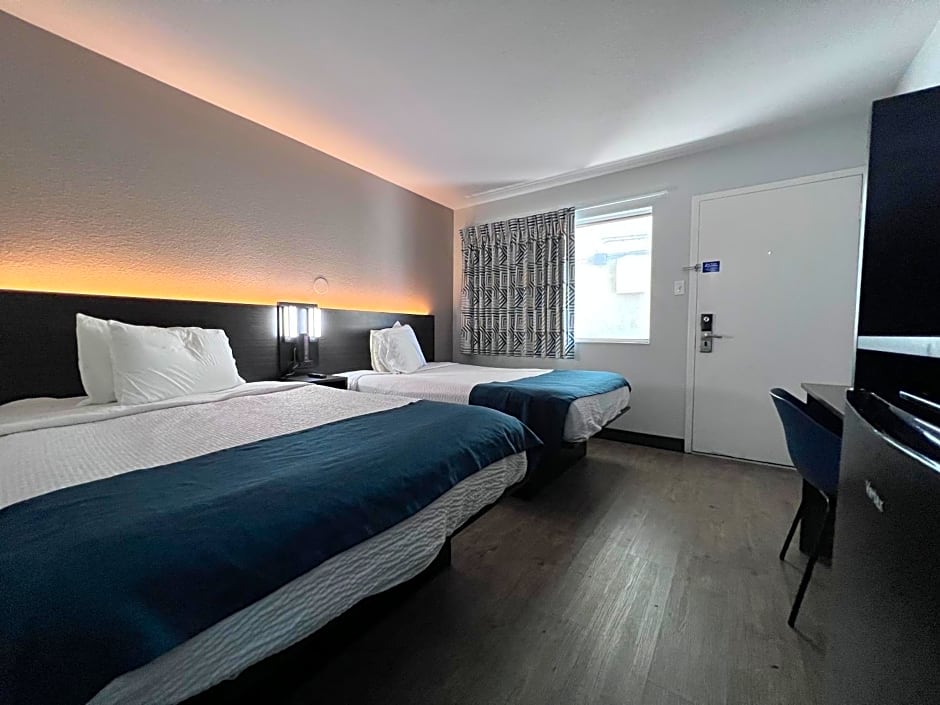 Motel 6-Bakersfield, CA - South