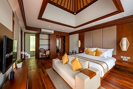 Sleep Staycation Package - One-Bedroom Villa with Private Pool and Hot tub