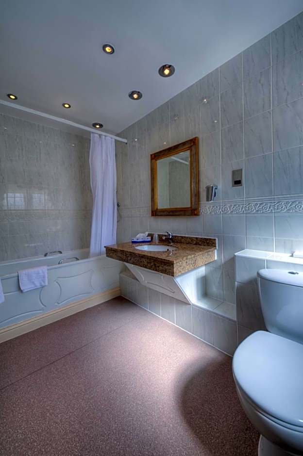 Dog & Partridge by Chef & Brewer Collection