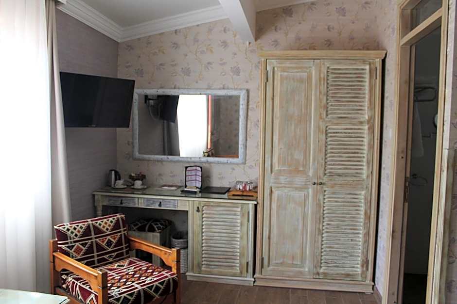 Bella View Art Boutique Hotel