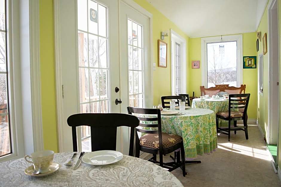 Rumi Guest House on the Cabot Trail