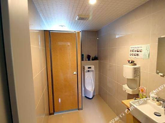 Petit Hotel White Wing