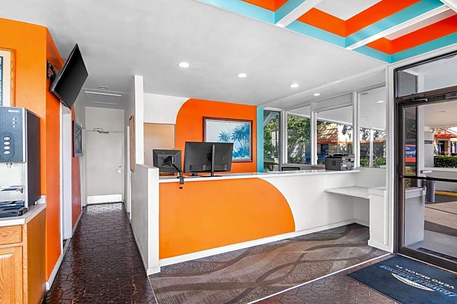 Howard Johnson by Wyndham Vero Beach / Downtown