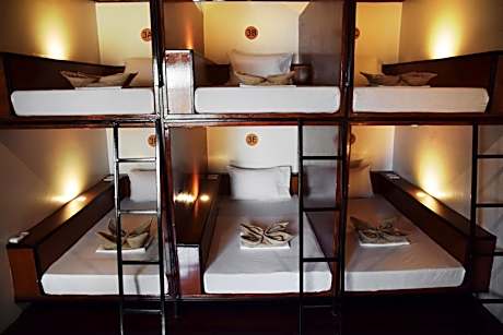 Bed in 8-Bed Mixed Dormitory Room