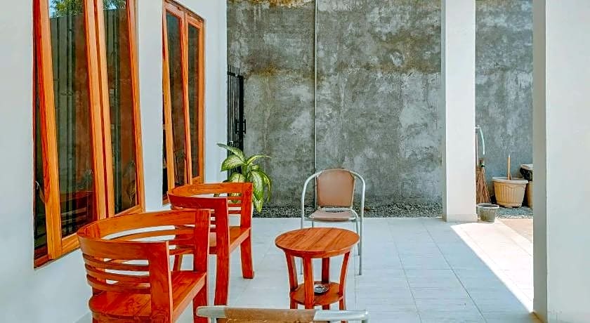 RedDoorz at Omah Candi Sari near Airport YIA