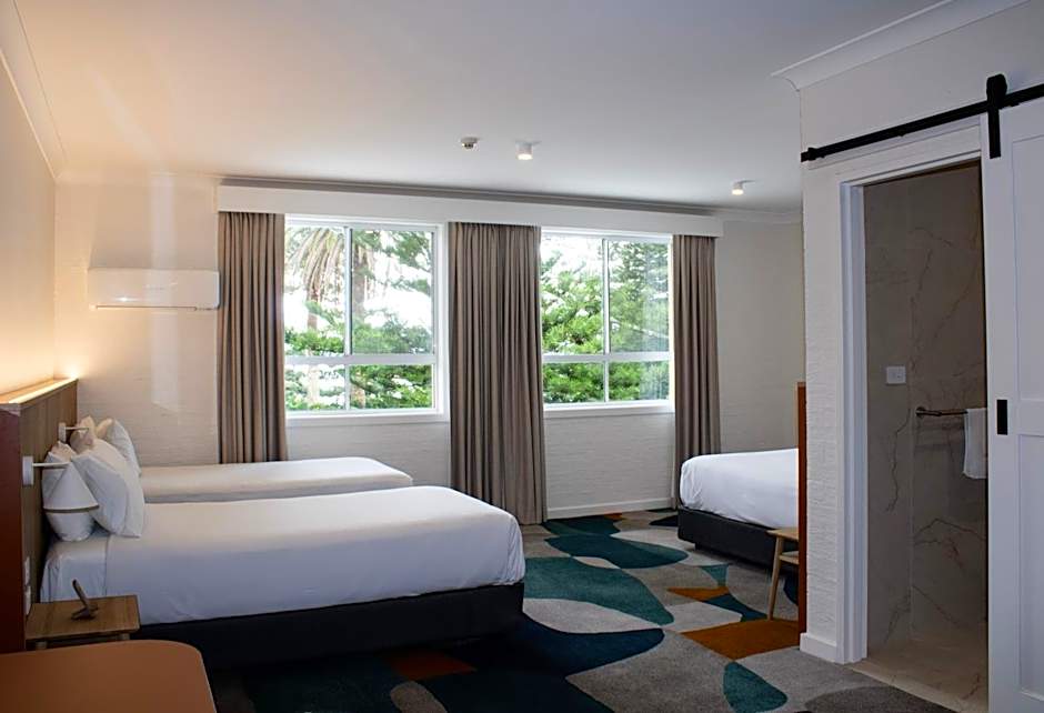 Seabreeze Beach Hotel