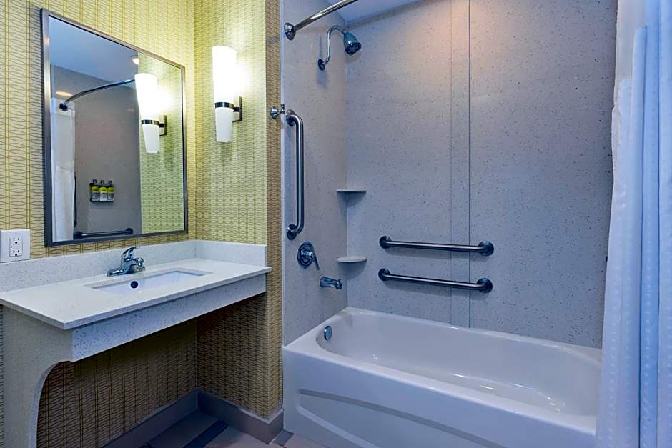 Holiday Inn Express & Suites Southport - Oak Island Area By IHG