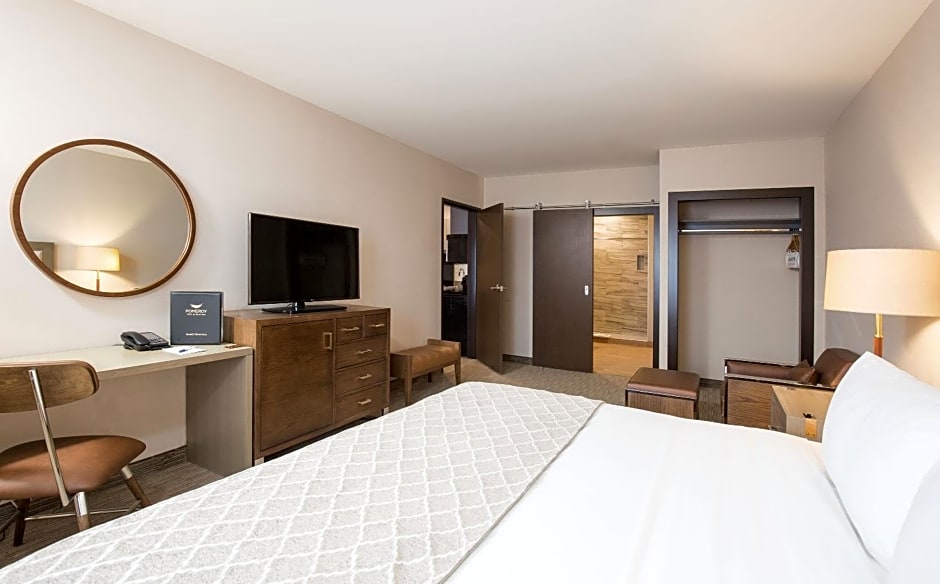 Pomeroy Inn & Suites Prince George