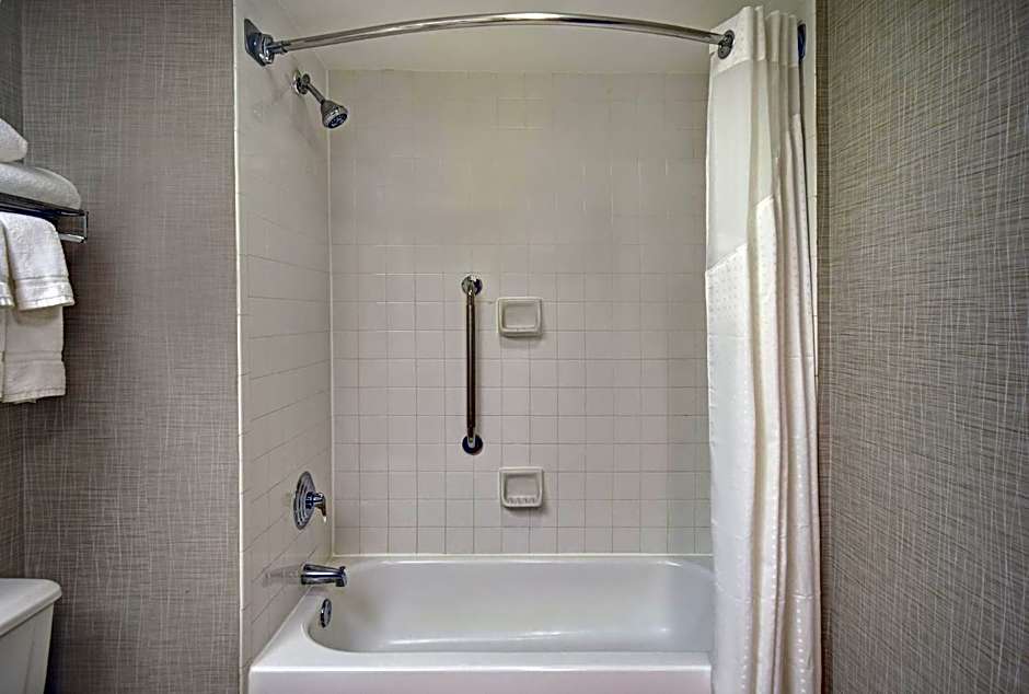 Holiday Inn Express & Suites Cincinnati Riverfront By IHG