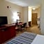 Country Inn & Suites by Radisson, Freeport, IL