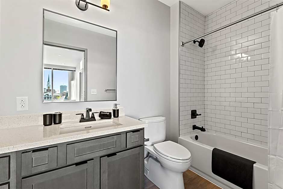 175 LEX - Walkable Downtown Lexington & Rupp Arena - Full Condos