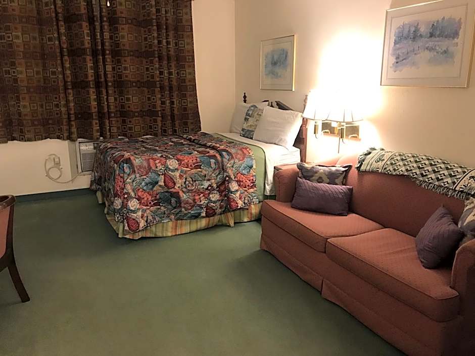 Country Lodge Inn