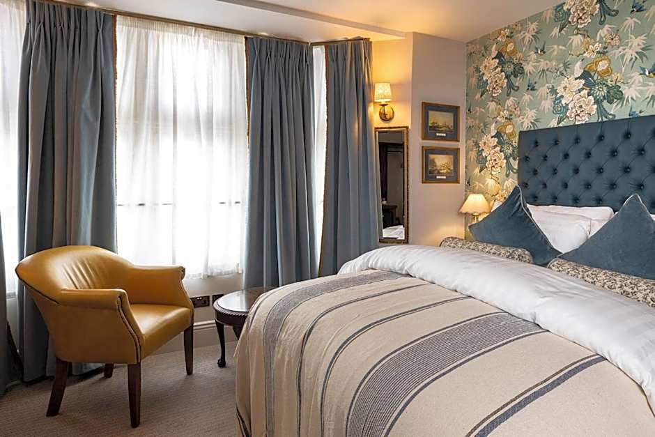 The Red Lion Hotel