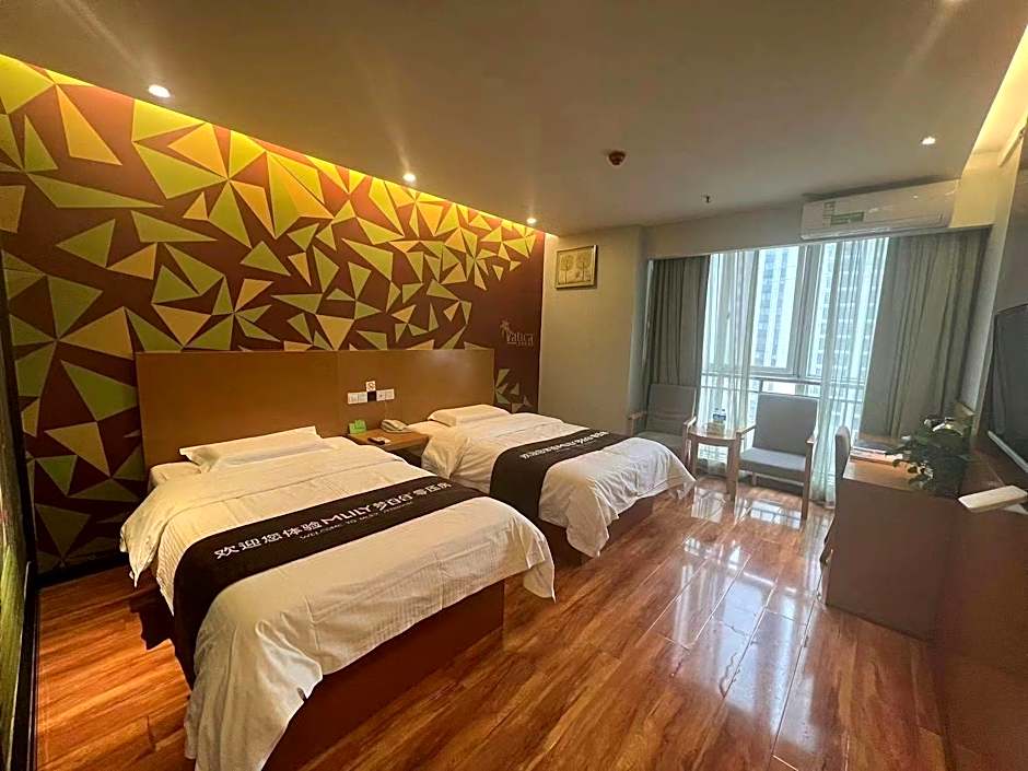 Vatica Jieshou City New Passenger Transport Center Hotel