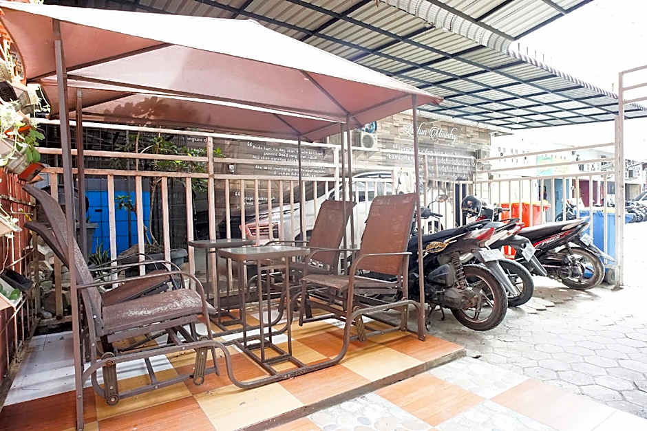 OYO 93003 B32 Homestay