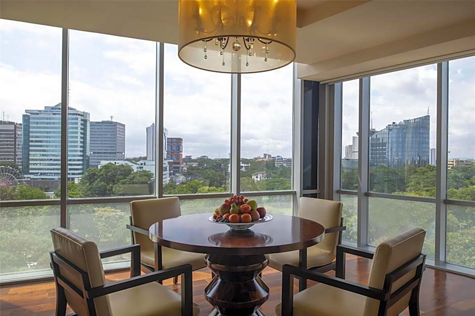 Photo 1 of 7 of Executive Suite, Corner