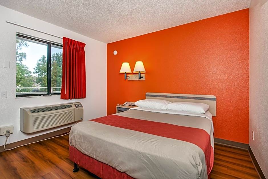 Motel 6-Fairfield, CA - North