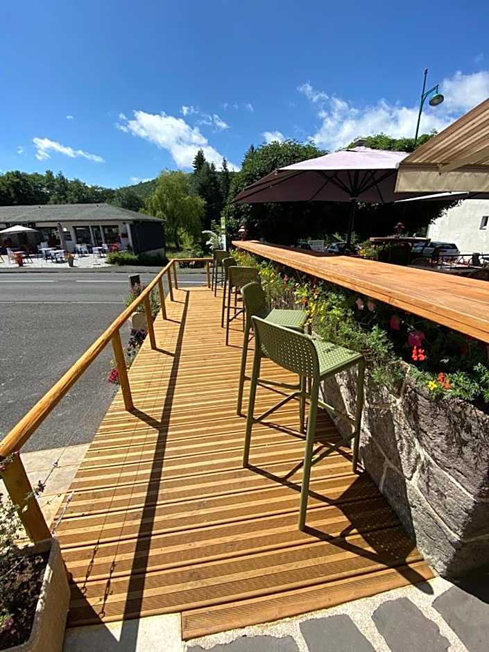 Hôtel Restaurant Le Grillon