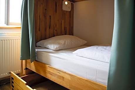 Mixed Dormitory Room (8 Beds) - Shared Bathroom
