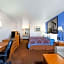 Super 8 by Wyndham Cleburne