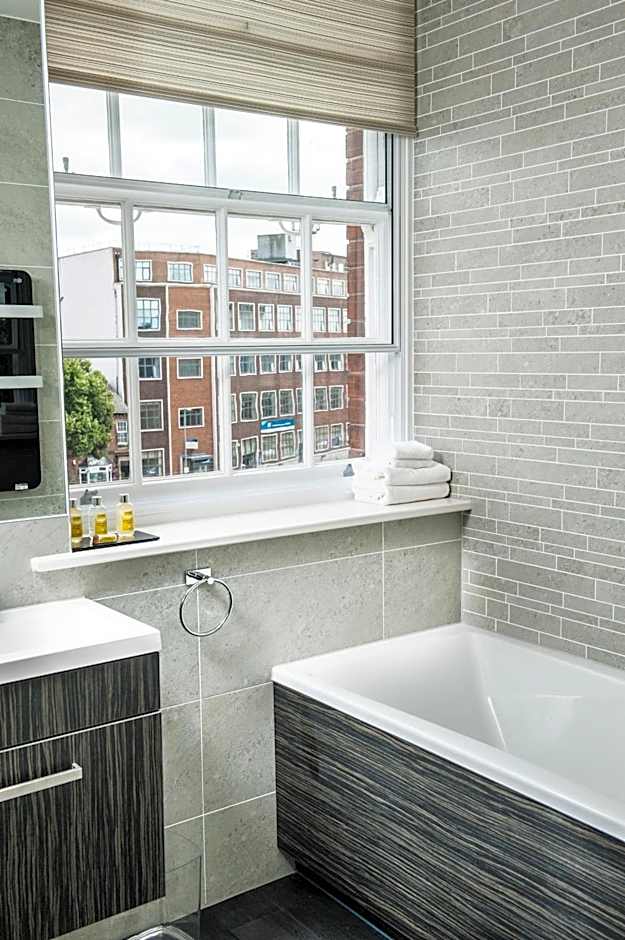 The Halston Carlisle