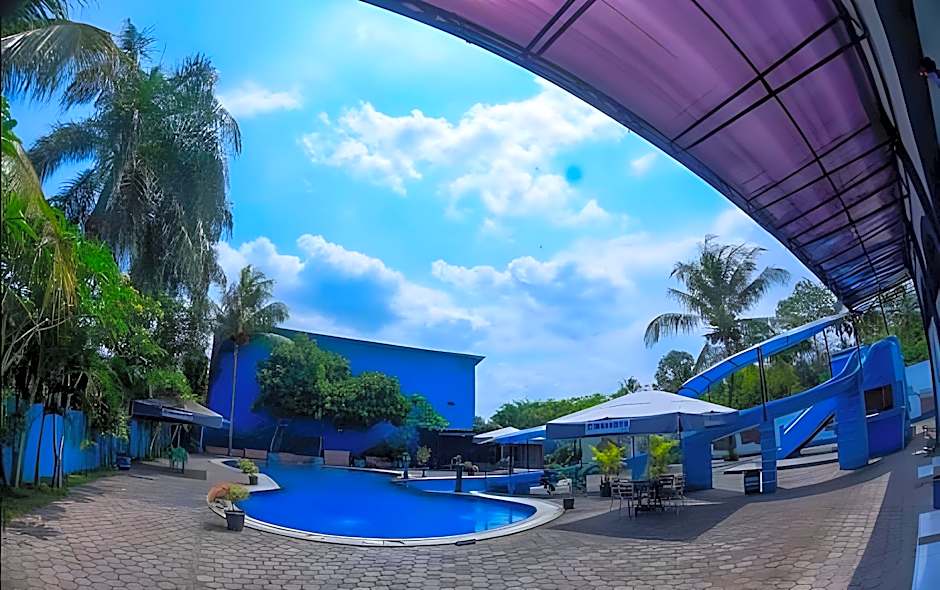 Mahkota Hotel Genteng