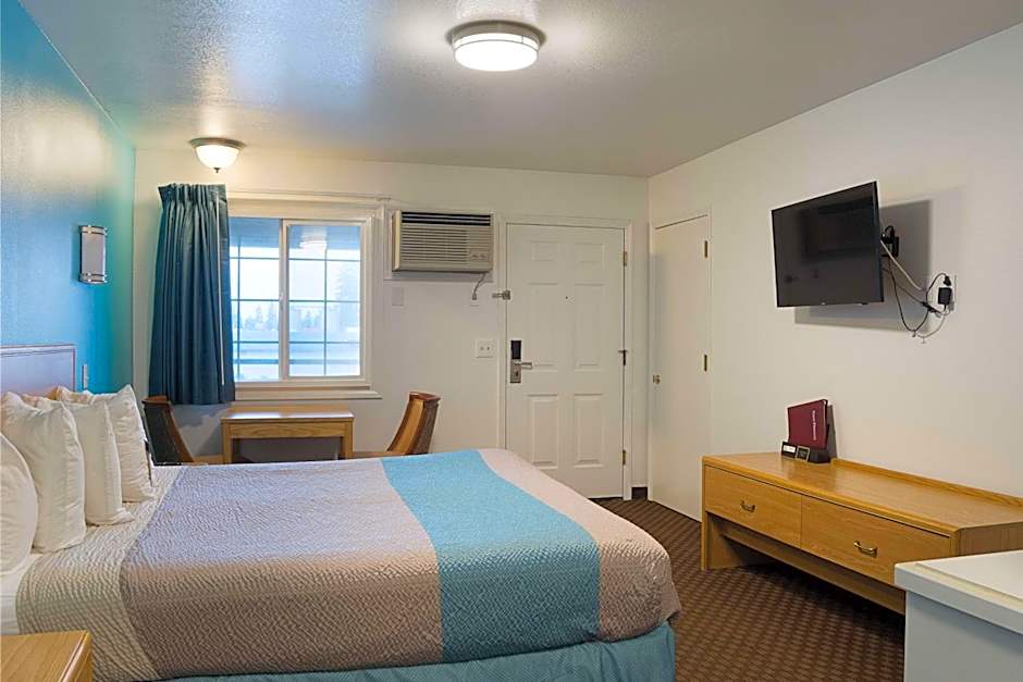 Motel 6-Canby, OR