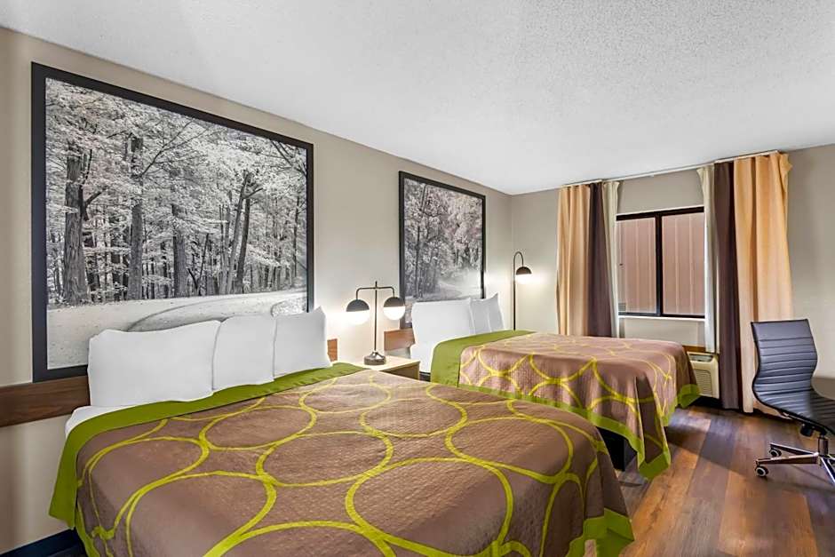 Super 8 by Wyndham Evansville East