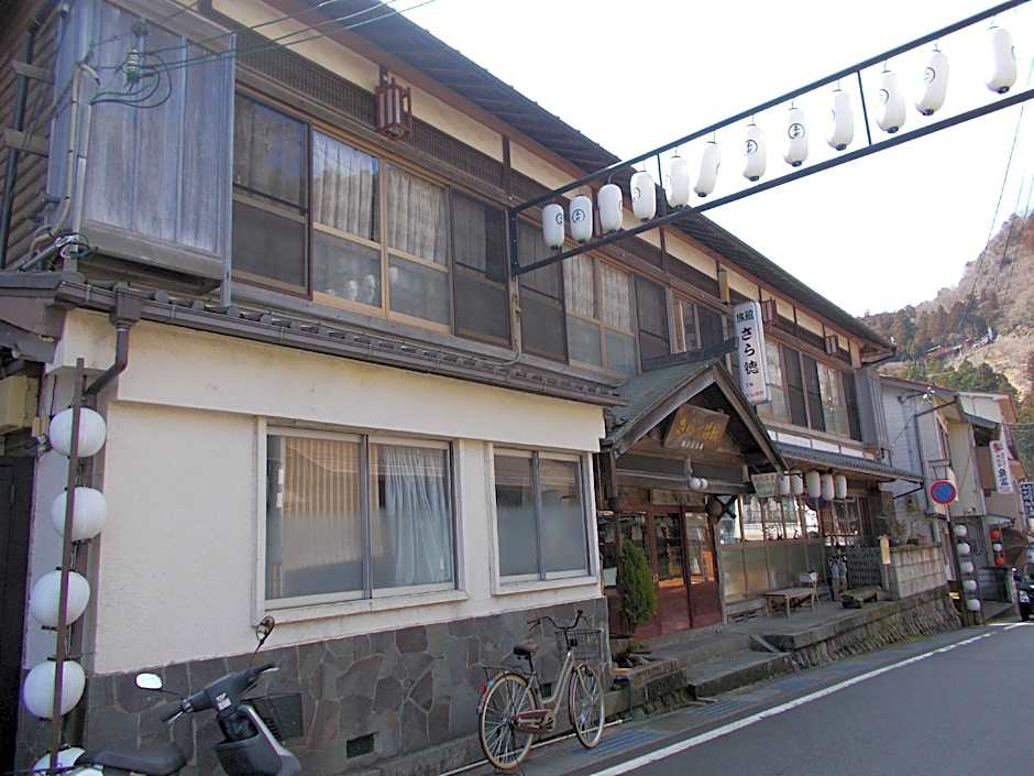 Saratoku Ryokan