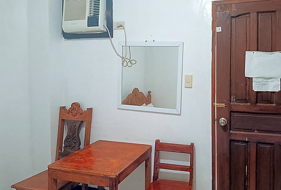 RedDoorz @ Grand Valley Hotel Junction Luna Cagayan