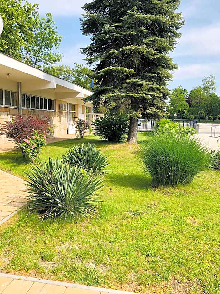 Napsugár Club és Panzió