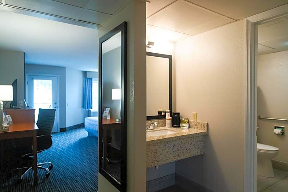 Twin Mountain Inn & Suites