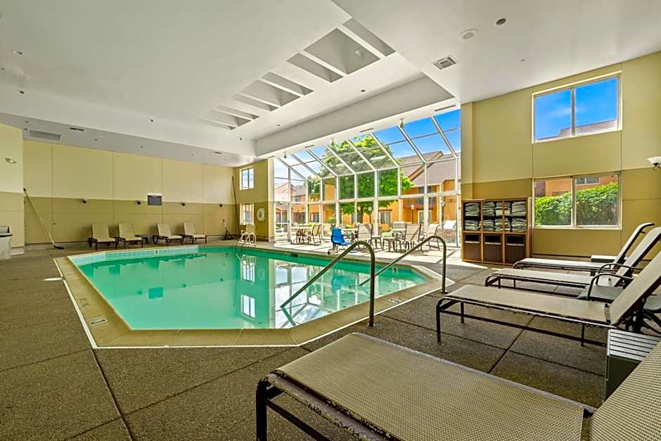 Chicago Club Inn & Suites