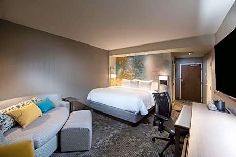 King Room with Sofa Bed - Hearing Accessible