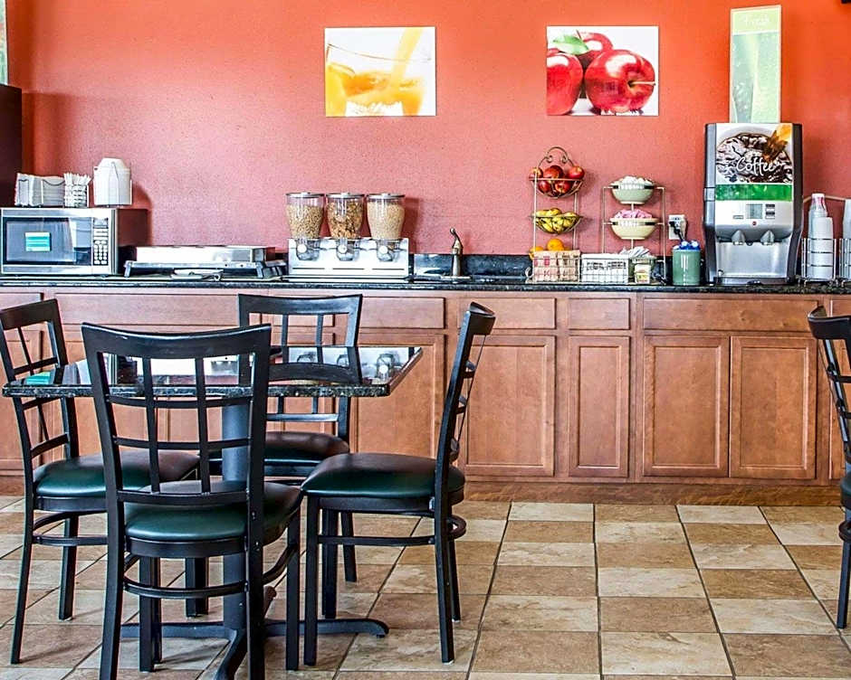 Quality Inn Morton At I-74