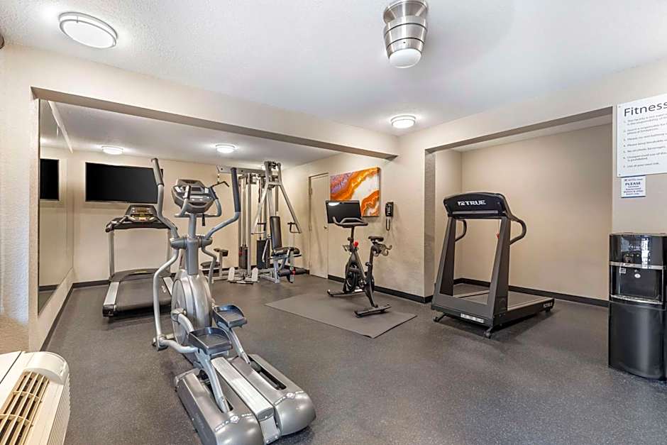 Best Western Plus Landing View Inn & Suites